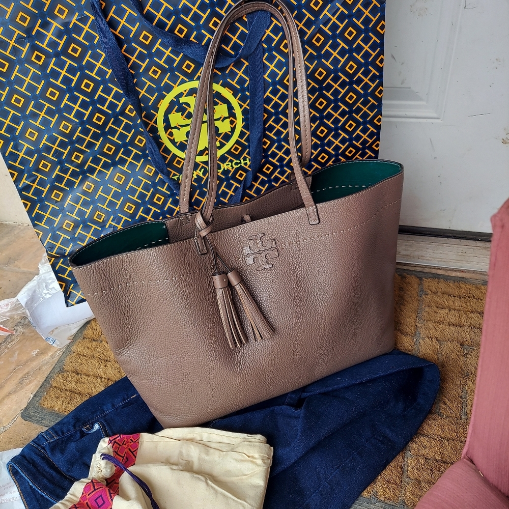 Toey burch Leather Tote